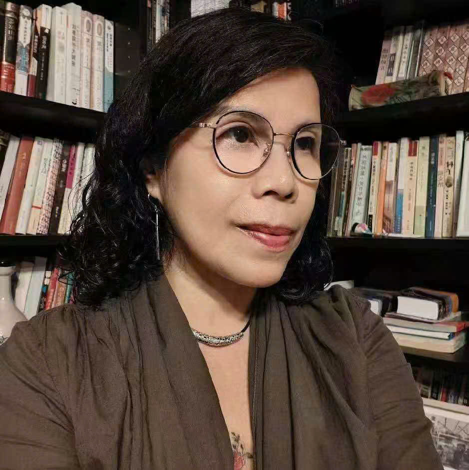 Nhà văn Tạ Lăng Khiết